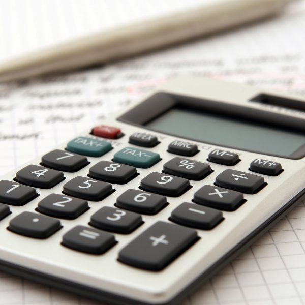 accountant-1238598_1920